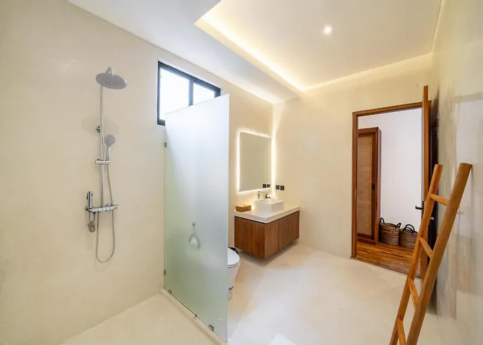 Alisa - Pool Retreat With Rooftop Lounge Close To