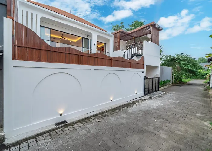Alisa - Pool Retreat With Rooftop Lounge Close To Villa Canggu (Bali)